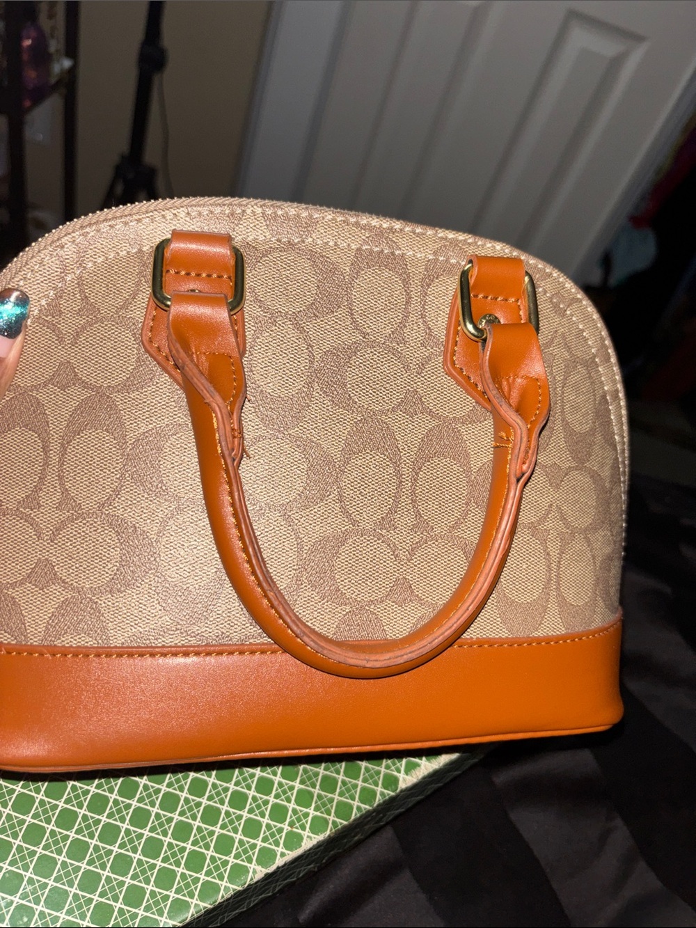 New Unbranded Coach Beige Logo Dome Satchel with Tan Trim/Long Straps - Picture 4 of 7